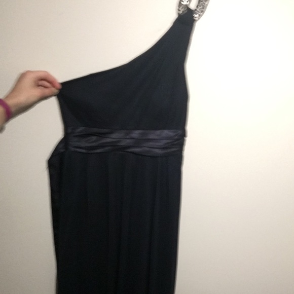 City Triangles floor length navy gown - Picture 2 of 7